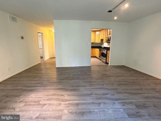 4620 N PARK AVE #202E, Chevy Chase, MD 20815