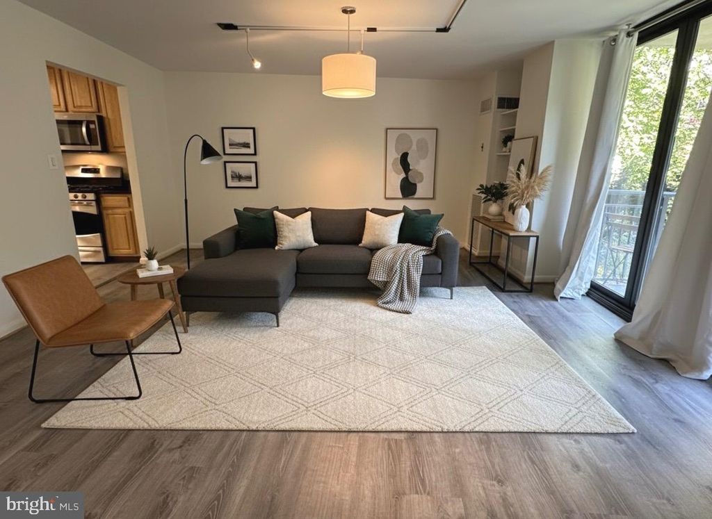 4620 N PARK AVE #202E, Chevy Chase, MD 20815