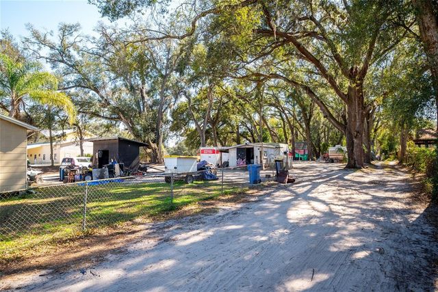 10507 MAIN STREET, Thonotosassa, FL 33592