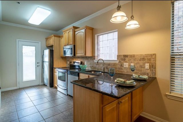 117 Corinna Court, Hurst, TX 76053