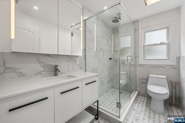 2 Derby Lane, Dumont, NJ 07628