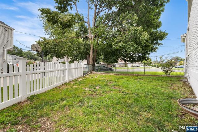2 Derby Lane, Dumont, NJ 07628