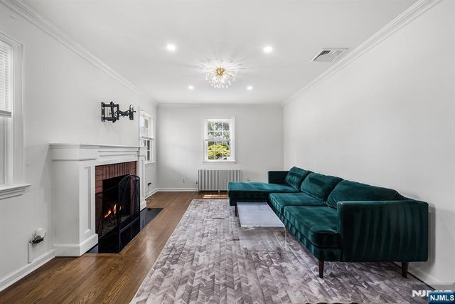 2 Derby Lane, Dumont, NJ 07628