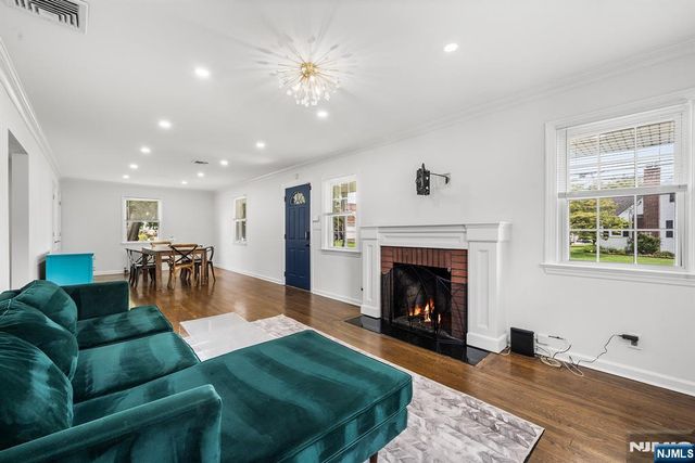 2 Derby Lane, Dumont, NJ 07628