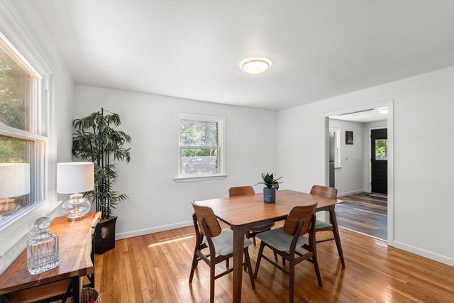 88 Hathaway St, Wareham, MA 02571