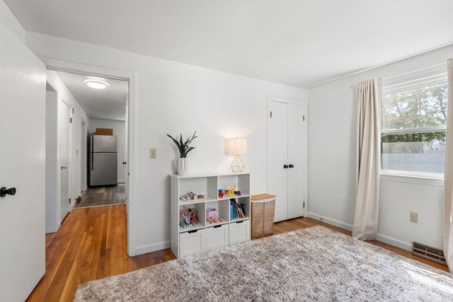 88 Hathaway St, Wareham, MA 02571