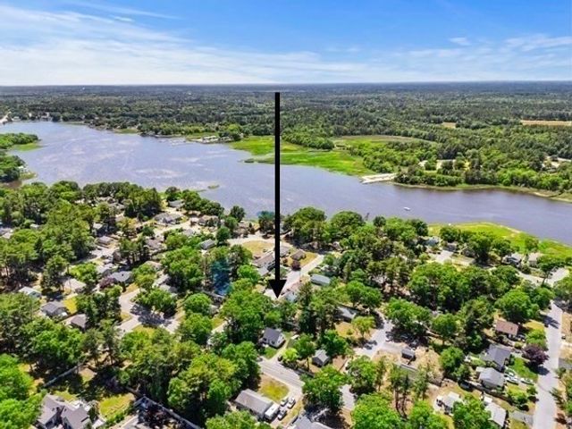 88 Hathaway St, Wareham, MA 02571