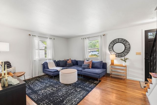 88 Hathaway St, Wareham, MA 02571