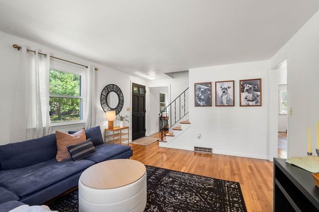 88 Hathaway St, Wareham, MA 02571