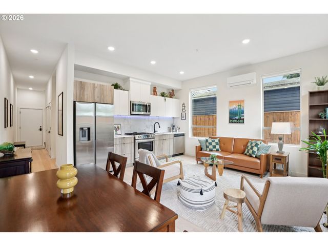 6610 N GREENWICH Ave 3, Portland, OR 97217