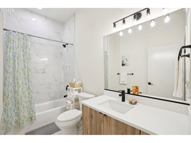 6610 N GREENWICH Ave 3, Portland, OR 97217