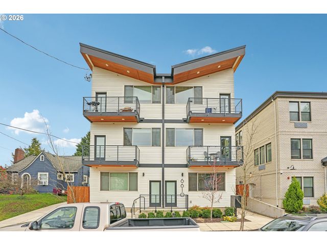 6610 N GREENWICH Ave 3, Portland, OR 97217
