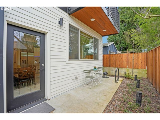 6610 N GREENWICH Ave 3, Portland, OR 97217