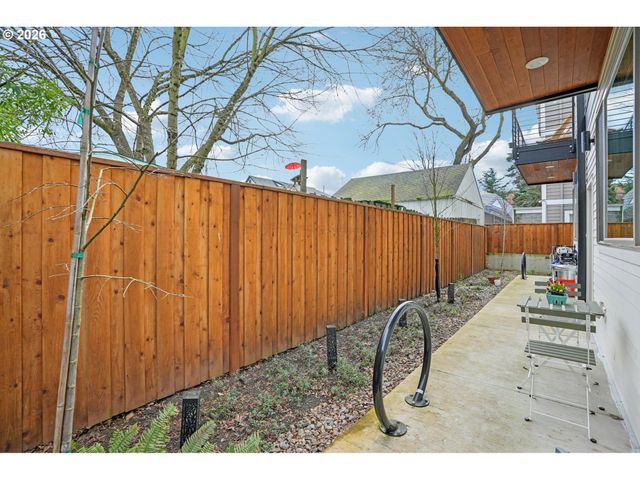 6610 N GREENWICH Ave 3, Portland, OR 97217