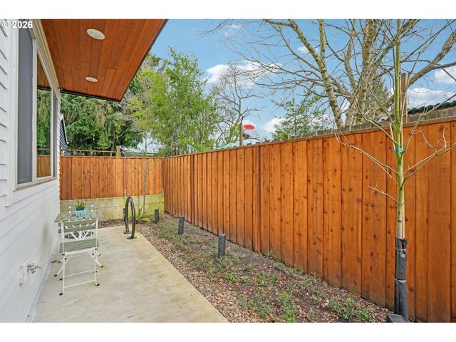 6610 N GREENWICH Ave 3, Portland, OR 97217