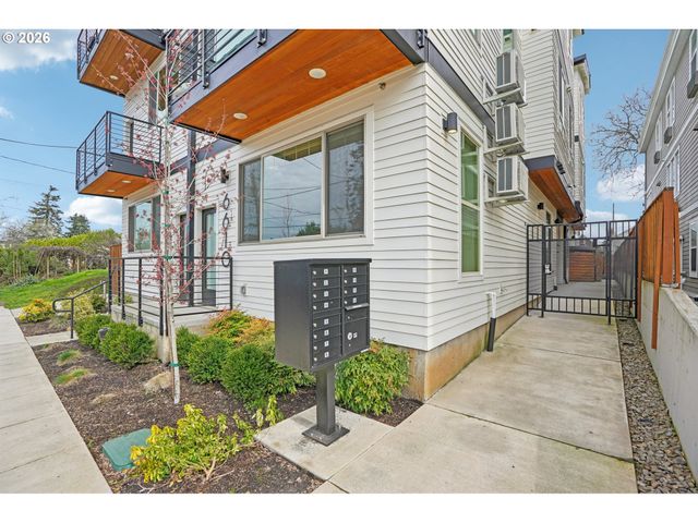 6610 N GREENWICH Ave 3, Portland, OR 97217