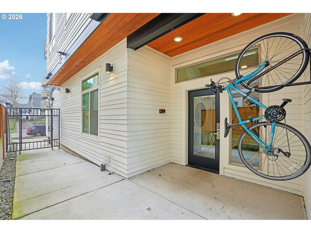 6610 N GREENWICH Ave 3, Portland, OR 97217