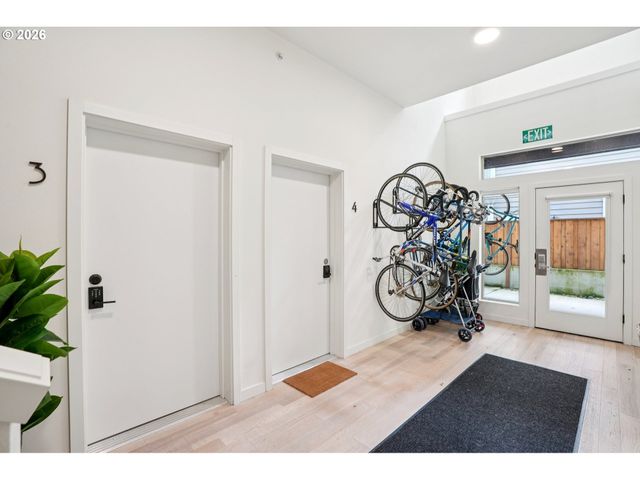 6610 N GREENWICH Ave 3, Portland, OR 97217