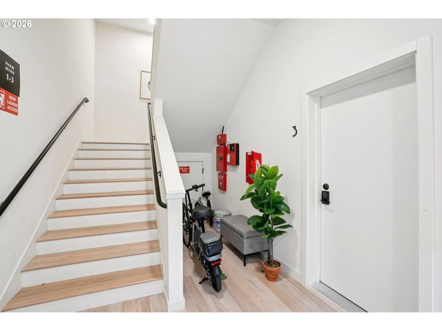 6610 N GREENWICH Ave 3, Portland, OR 97217