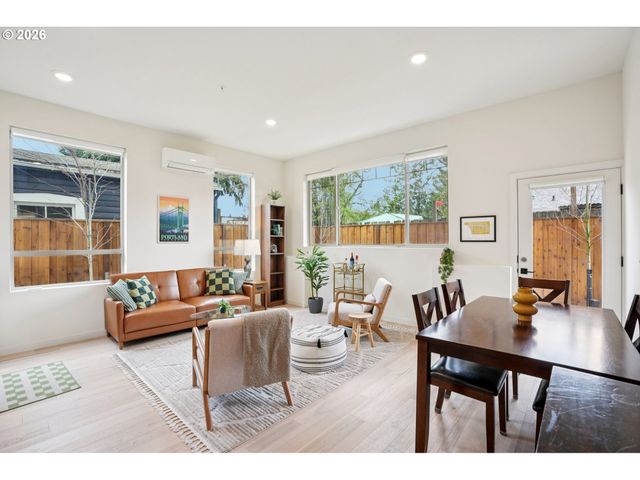 6610 N GREENWICH Ave 3, Portland, OR 97217