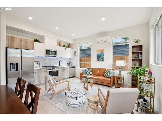 6610 N GREENWICH Ave 3, Portland, OR 97217