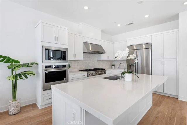 408 Treble, Irvine, CA 92618