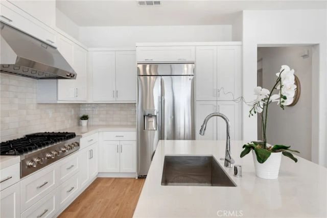 408 Treble, Irvine, CA 92618