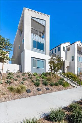 408 Treble, Irvine, CA 92618