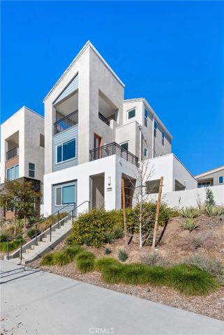 408 Treble, Irvine, CA 92618