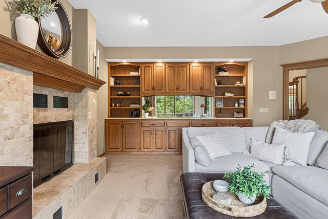815 Promontory Place, Eagan, MN 55123