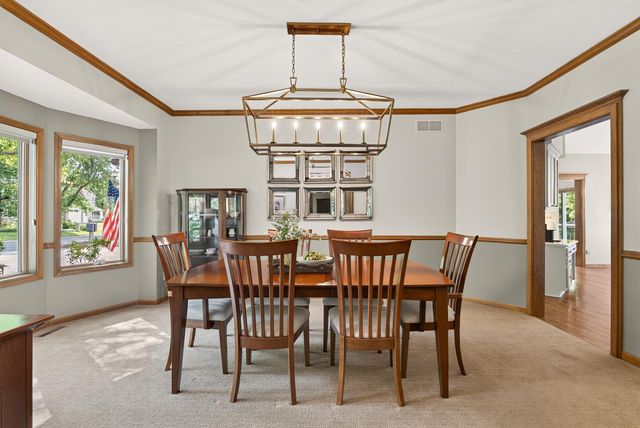 815 Promontory Place, Eagan, MN 55123