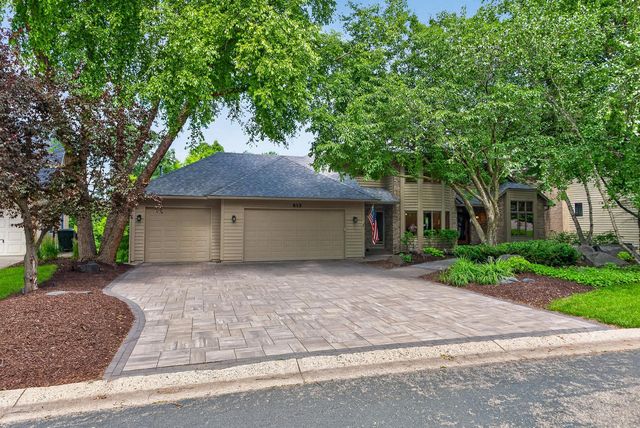 815 Promontory Place, Eagan, MN 55123