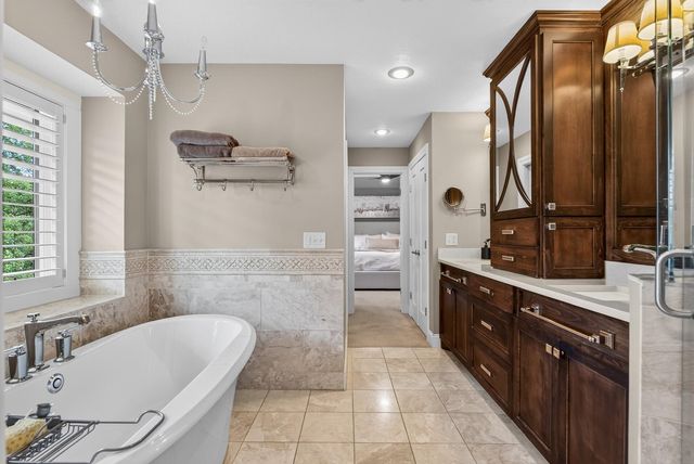 815 Promontory Place, Eagan, MN 55123