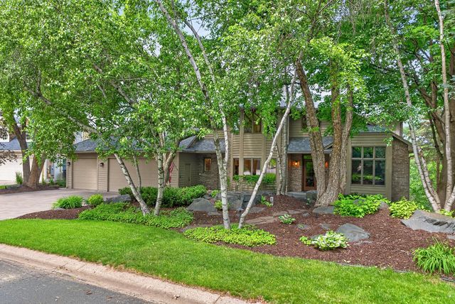 815 Promontory Place, Eagan, MN 55123