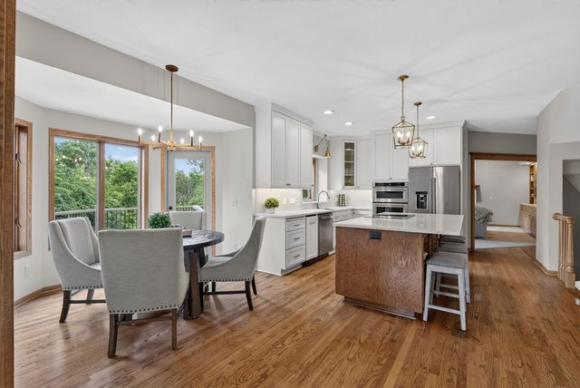815 Promontory Place, Eagan, MN 55123