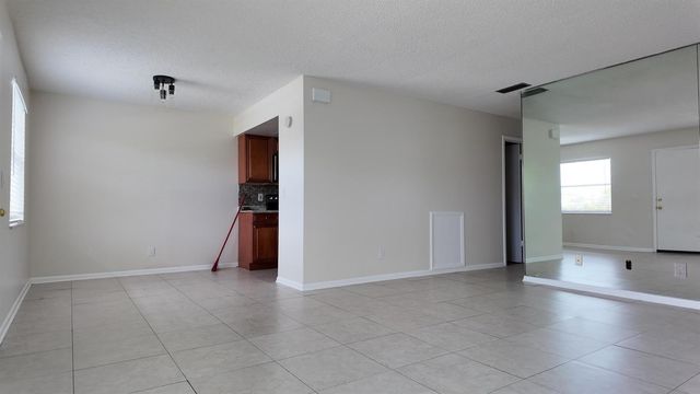 227 Castlewood Drive 207, North Palm Beach, FL 33408