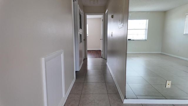 227 Castlewood Drive 207, North Palm Beach, FL 33408