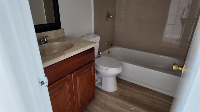 227 Castlewood Drive 207, North Palm Beach, FL 33408