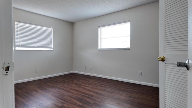 227 Castlewood Drive 207, North Palm Beach, FL 33408