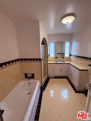 1032 S Crescent Heights Boulevard, Los Angeles, CA 90035