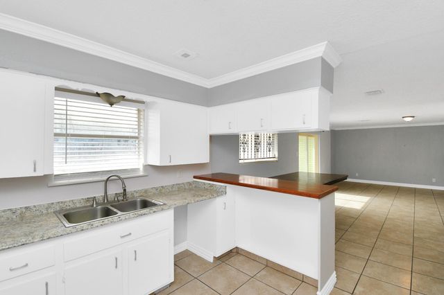 6814 Della Street, Houston, TX 77093