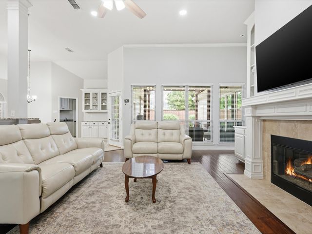 2421 London Drive, Plano, TX 75025