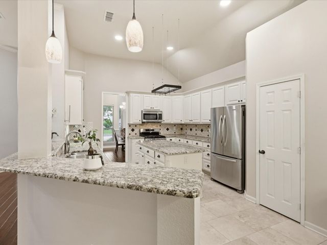 2421 London Drive, Plano, TX 75025