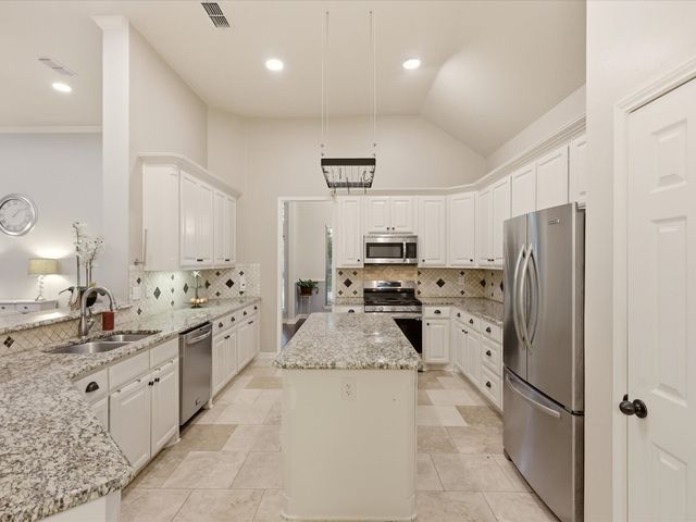 2421 London Drive, Plano, TX 75025