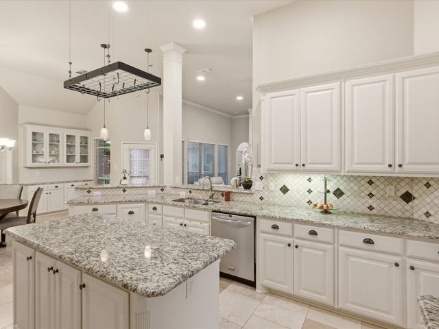 2421 London Drive, Plano, TX 75025