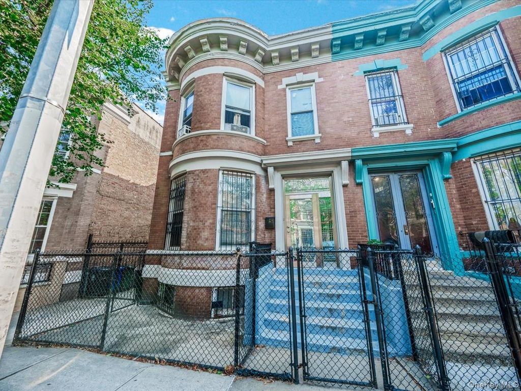 860 Manida Street, Bronx, NY 10474