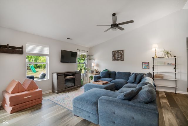 10121 Cornith Way, Avon, IN 46123