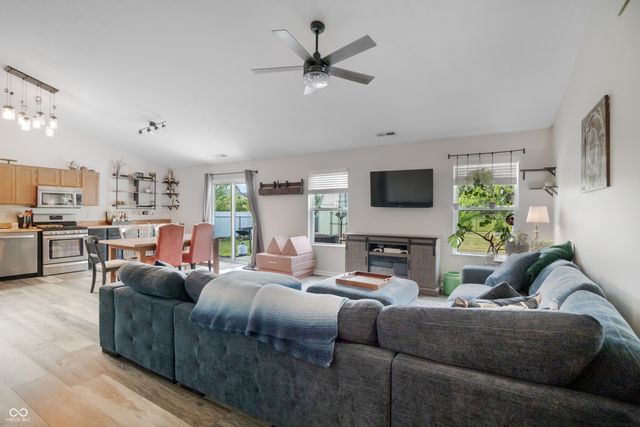 10121 Cornith Way, Avon, IN 46123