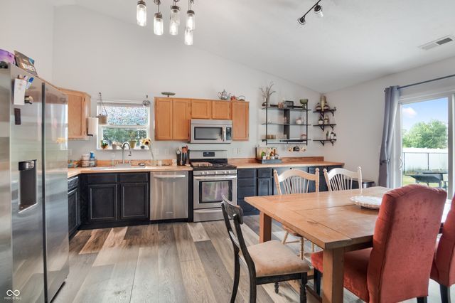 10121 Cornith Way, Avon, IN 46123