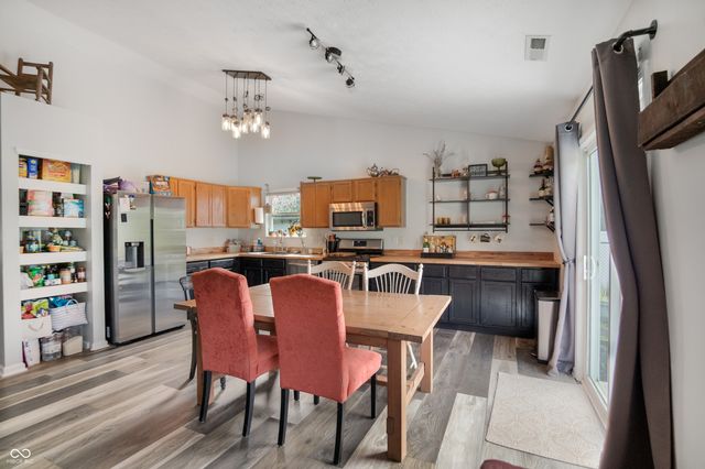 10121 Cornith Way, Avon, IN 46123